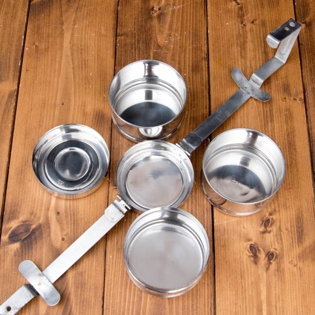 【送料無料・3個セット】鍵が掛かる！インド3段ボンベイ弁当箱　ダッバーワーラー仕様【直径:約9.5cm 高さ:約25cm】 11 - 全体写真です