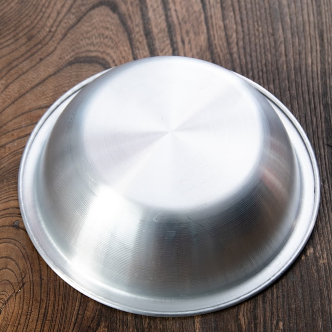 【送料無料・15個セット】キャンプにも便利なアルミボウル　ミキシングボウル〔約16.5cm×約4.7cm〕　シンプルだけど、ぬくもりあるタイの食器 5 - 裏面です
