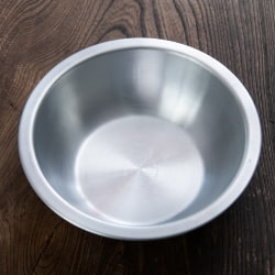 【送料無料・15個セット】キャンプにも便利なアルミボウル　ミキシングボウル〔約18cm×約5.2cm〕　シンプルだけど、ぬくもりあるタイの食器 - サブ3