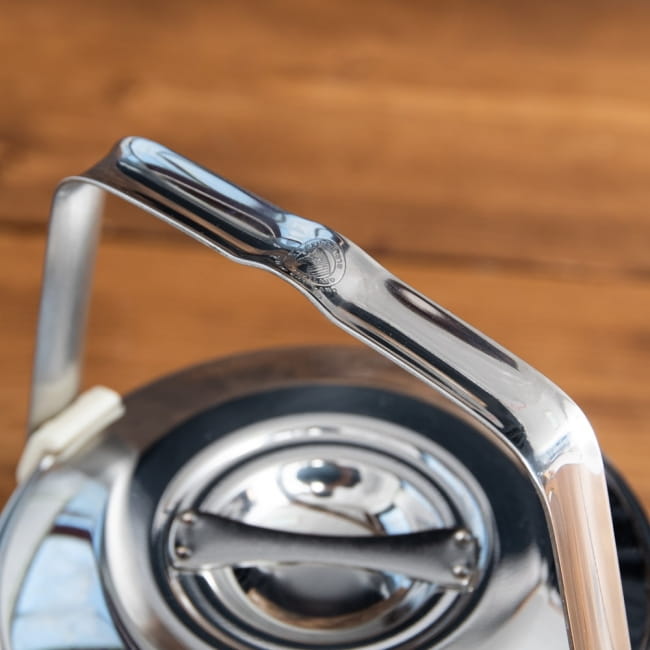 【送料無料・2個セット】〔16cm 3L〕ブッシュクラフトの定番　ゼブラ社のビリー缶・ビリーポット　焚き火とキャンプの直火調理へ〔ステンレスSUS304製〕 7 - ループハンドルが付いています