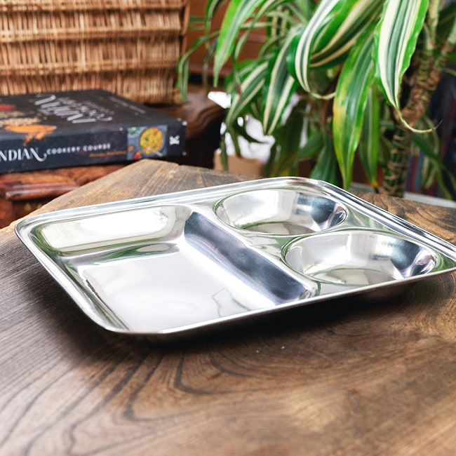 【送料無料・4個セット】3分割ランチプレート 【四角】 約26.2cm x 約22.2cm 4 - 横からの写真です