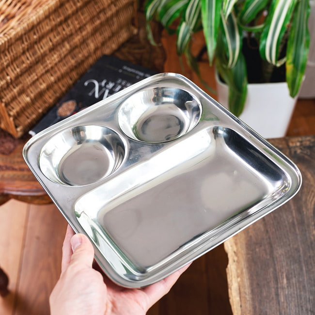 【送料無料・4個セット】3分割ランチプレート 【四角】 約26.2cm x 約22.2cm 8 - このくらいのサイズ感になります