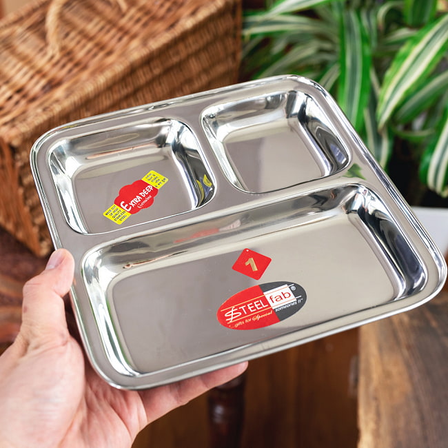 【送料無料・4個セット】3分割ランチプレート No.1〔約21cm x 約21.3cm〕 深めで沢山入る! 8 - このくらいのサイズ感になります