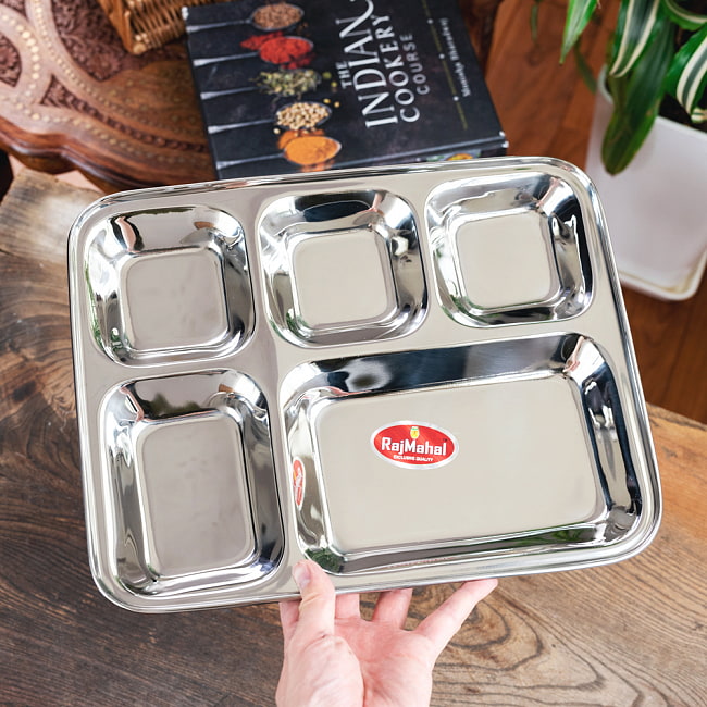 【送料無料・3個セット】5分割　長方形ランチプレート〔約34cm x 約27cm〕 8 - このくらいのサイズ感になります