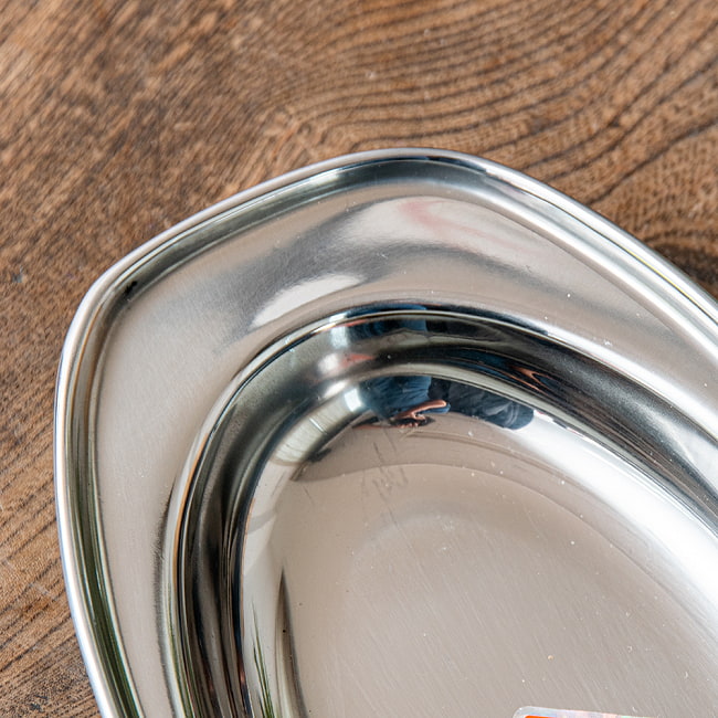 【送料無料・7個セット】インドのステンレス製　オーバルプレート [22cm x 13.5cm] 約200ml 4 - 拡大写真です
