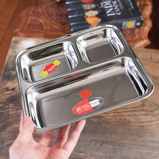 【送料無料・3個セット】3分割ランチプレート　No.2〔約23cm x 約23.2cm〕　深めで沢山入る！ 8 - このくらいのサイズ感になります