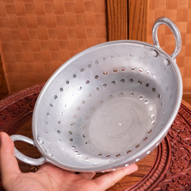 【3個セット】軽量リーズナブルなアルミニウム カダイ インドの食器&鍋【直径約21.5cm】 9 - このくらいのサイズ感になります