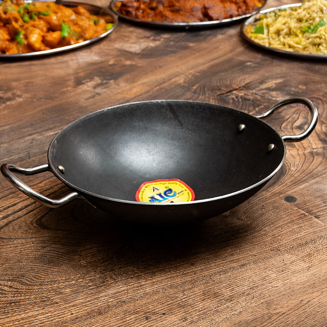 【3個セット】インドの屋台用鉄製カダイ(インド鍋 鉄鍋) - 直径約21cm 2〜3人前 2 - インド好きにはたまらないストリート感です。