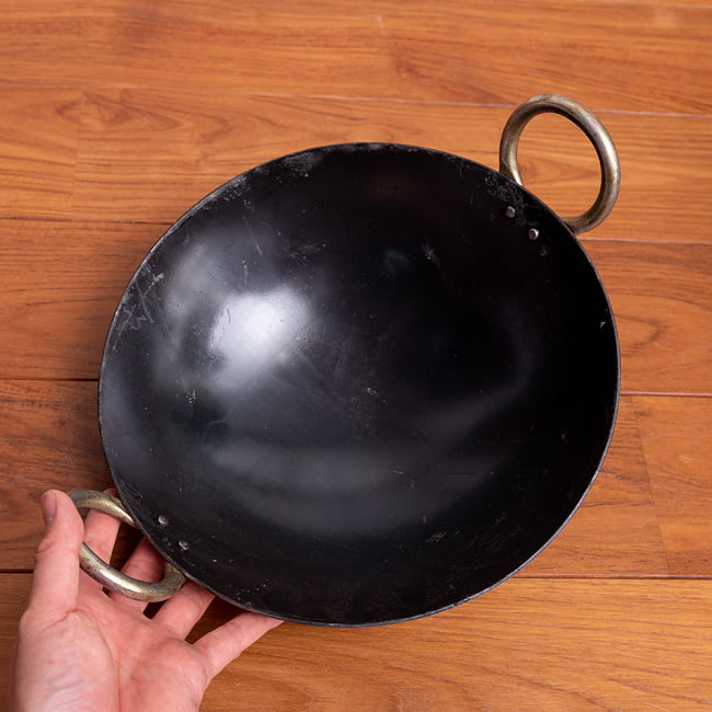 【3個セット】インドの屋台用鉄製カダイ(インド鍋 鉄鍋) - 直径:約26cm 8 - この無骨さが本場のテイスト