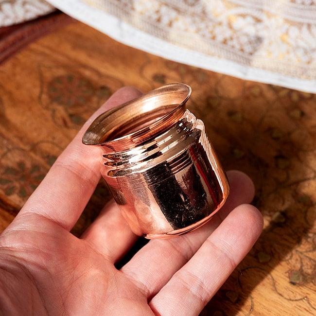 【5個セット】カッパーベイビーロタ　インドの水さし【銅製】　No.1[約4.7cm×約4.6cm] 約60ml 8 - このくらいのサイズ感になります