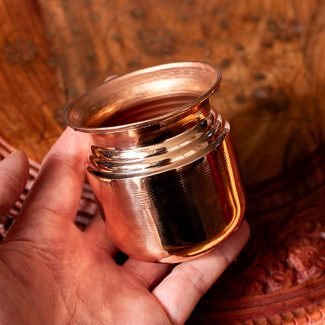 【5個セット】カッパーロタ　インドの水さし【銅製】　No.3[約6.7cm×約7cm] 約180ml 8 - このくらいのサイズ感になります