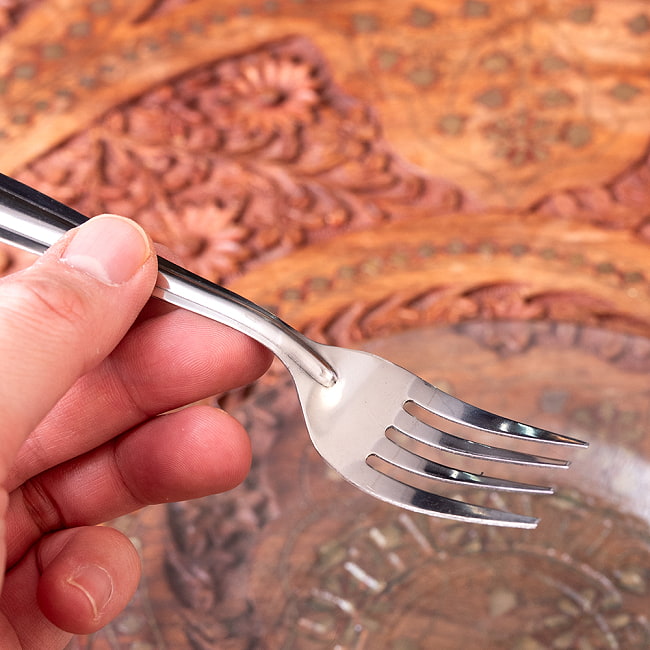 【6個セット】レトロな雰囲気漂う インド製 ベイビーフォーク　使いやすいサイズ感 7 - 別の角度からです