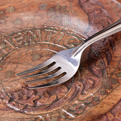 【12個セット】レトロな雰囲気漂う インド製 ベイビーフォーク　使いやすいサイズ感 - サブ3