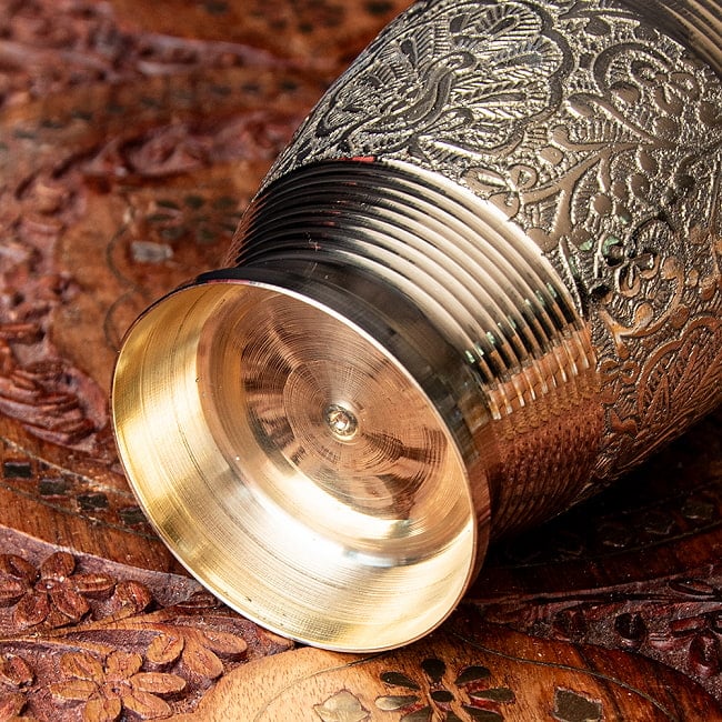 【3個セット】高級感のある ブラスのゴブレット ピーコック 高さ10cm 6 - 底面の様子です。