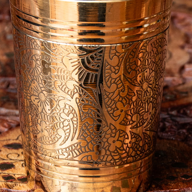 【6個セット】高級感のある ブラスのウォーターグラス 高さ10cm 3 - 装飾部分を見てみました。