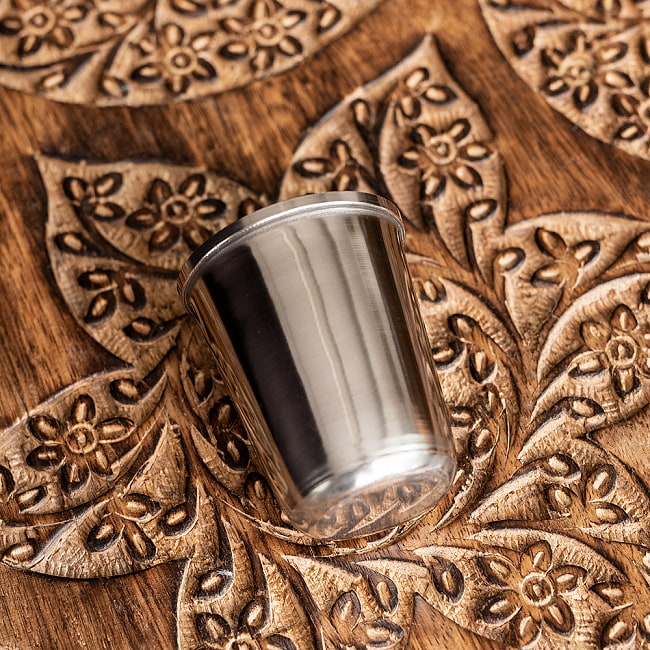 【12個セット】小さなステンレスのチャイカップ　プージャグラス　ショットグラスサイズ〔約4.5cm 約50ml〕 3 - 横からの写真です