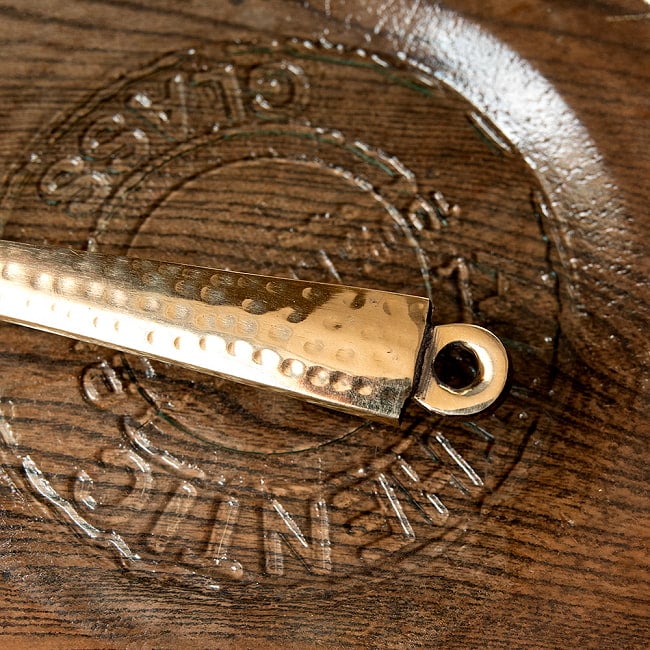 【3個セット】高級感のある槌目模様インドのブラスレードル ラドル スプーン　穴あり　約27cm 6 - 柄の先端には穴があいています