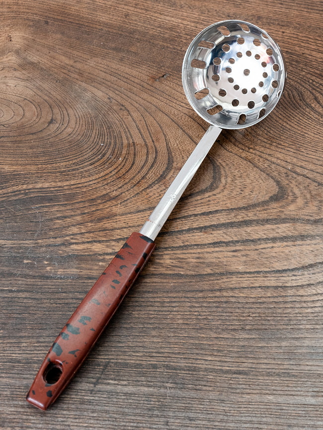 【12個セット】タイスキ鍋などへ便利　ステンレス製の穴あきお玉　レードル　タイのキッチンから 4 - 別の角度から