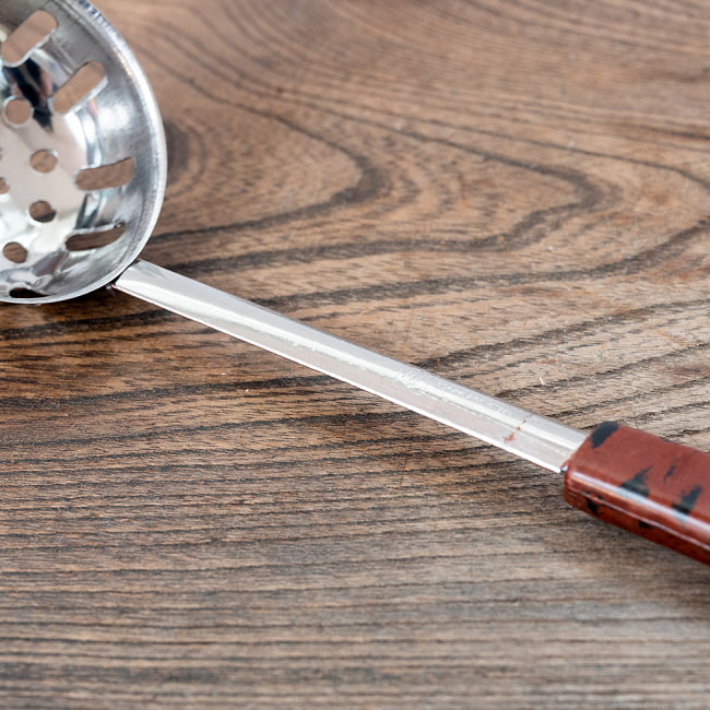 【12個セット】タイスキ鍋などへ便利　ステンレス製の穴あきお玉　レードル　タイのキッチンから 6 - 柄の部分です