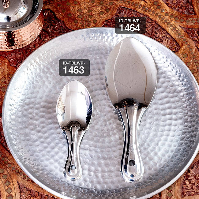 【12個セット】インドのしゃもじ　サービングスプーン　ライスやビリヤニの取り分け等へ サーバースプーン　ステンレス製　[16cm] 13 - 同ジャンル品とのサイズ比較です。こちらは【ID-TBLWR-1463】です。