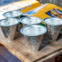 【5個セット】インド伝統唐草エンボスの アルミ ミニコップ【高さ:約6.5cm】