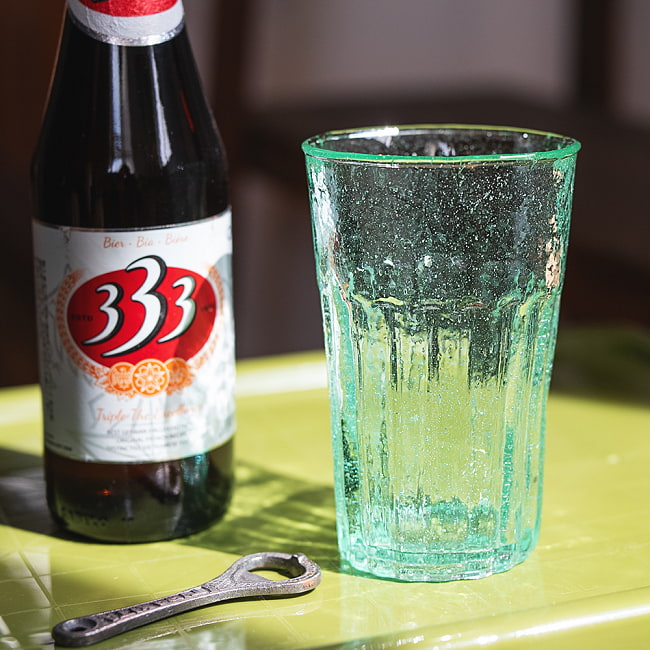 【3個セット】ハノイの伝統的ビアホイグラス　ビールジョッキ　ベトナムの屋台文化を感じる　無骨で温かみのあるビールグラス　中ジョッキ　〔約12.5cm×約8cm 約300ml〕 3 - ベトナムの主にハノイで、ビールを飲む際に使われています