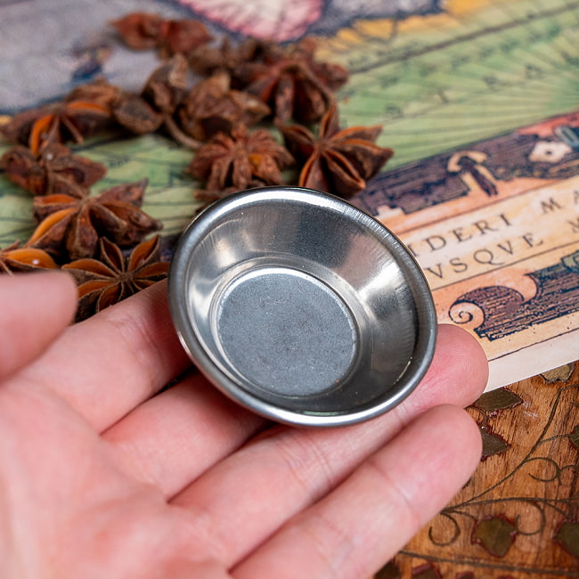 【10個セット】チャトニ皿　アチャールボウル　浅め　極小サイズ　カレー小皿(約5cm×約1.2cm　約15ml） 5 - このくらいのサイズ感になります