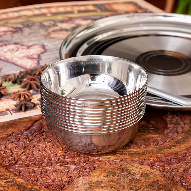 【10個セット】重ねられるカレー皿 大きめ サービングカトリ 取り分けサイズ〔約12cm×約4.2cm 約300ml〕 8 - 積み重ねるとこのような感じに。ぴったりと重なるので省スペース!