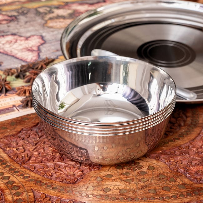 【10個セット】重ねられるカレー皿　特大　サービングカトリ　取り分けサイズ〔約16.5cm×約6cm 約900ml〕 8 - 積み重ねるとこのような感じに。ぴったりと重なるので省スペース！