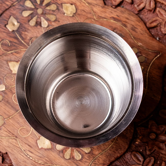 【5個セット】小さなステンレスの南インド式チャイカップ　プージャグラス　ショットグラスサイズ〔約5.9cm×約6.3cm 約90ml〕 5 - 内側の写真です