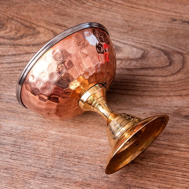 【送料無料・6個セット】インドの高級ホテル気分 アイスクリーム ＆ デザートカップ ブラス脚と銅の槌目模様が美しい 7 - 側面からの写真です