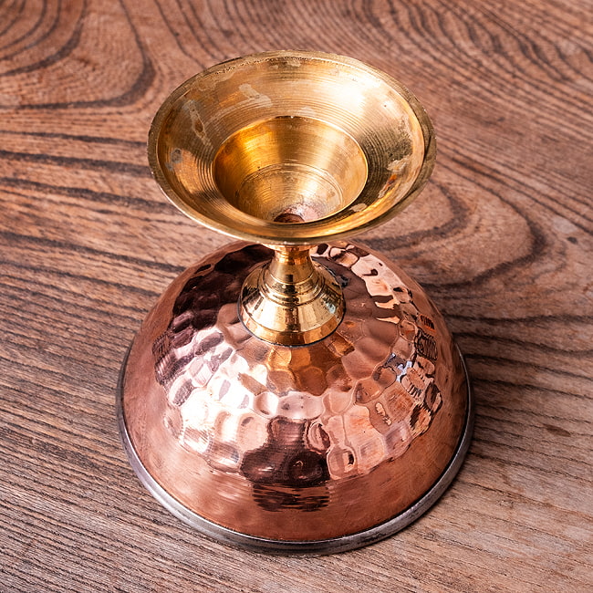 【送料無料・6個セット】インドの高級ホテル気分 アイスクリーム ＆ デザートカップ ブラス脚と銅の槌目模様が美しい 9 - 裏面です