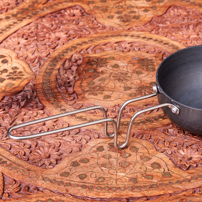 【6個セット】ミニタルカパン - 黒 ノンスティック【直径約12cm 約400ml】インド料理でスパイスをテンパリングする調理器具 6 - 取っ手部分です