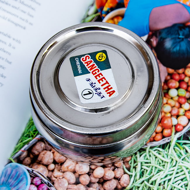 【6個セット】ステンレスのマサラケース・小物入れ 直径：約7.5cm 3 - 上から見てみました。