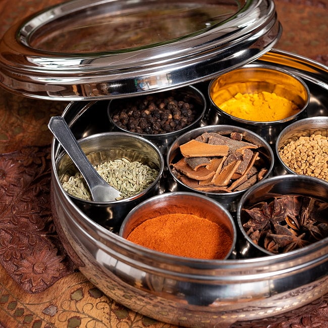 【6個セット】中身が見える！シースルー蓋の円形スパイスボックス　7種類のスパイスを入れられる[直径約21cm] 3 - 調理を更に楽しく！本格を志すあなたにぴったりのアイテムです。