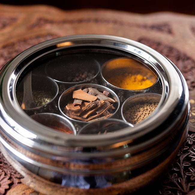 【6個セット】中身が見える！シースルー蓋の円形スパイスボックス　7種類のスパイスを入れられる[直径約21cm] 6 - 拡大写真です