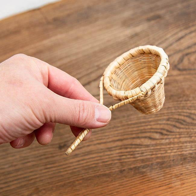 【6個セット】ネパールの竹製 茶こし 8 - これくらいのサイズ感になります。