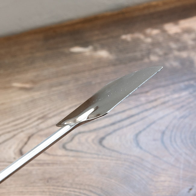 【6個セット】インドの万能フライ返し ステンレスターナー 6 - 横から見てみました。