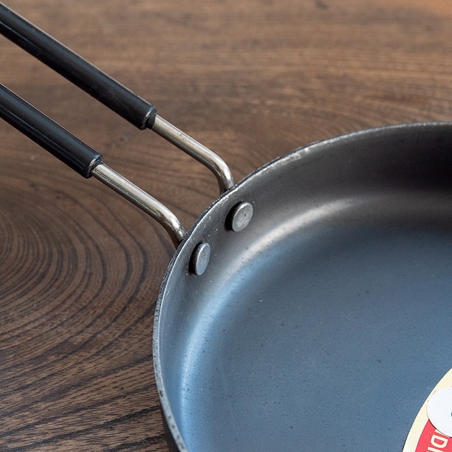 【6個セット】鋼鉄製の片手カダイ(直径約18.5cm) 4 - 持ち手の付け根です。