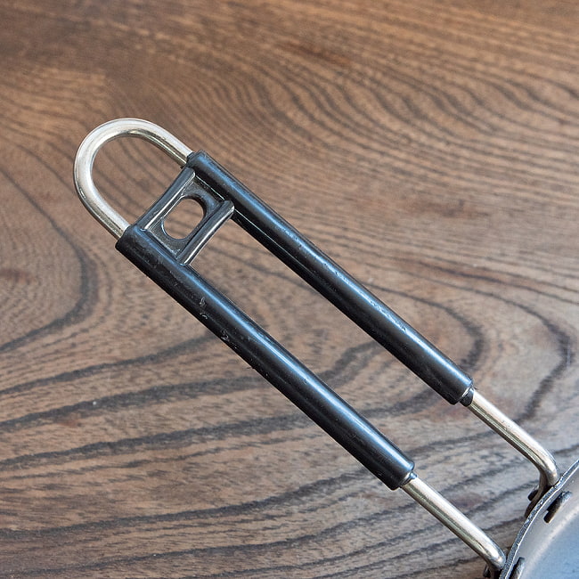 【6個セット】鋼鉄製の片手カダイ(直径約18.5cm) 5 - 持ち手はプラスチックで覆わています。