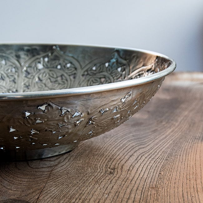 【6個セット】伝統手彫り大輪唐草 エンボスアルミボウル36.5cm 7 - 側面を見てみました。