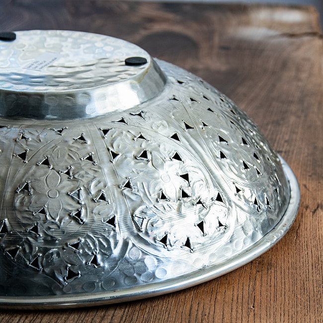 【6個セット】伝統手彫り大輪唐草 エンボスアルミボウル36.5cm 9 - 側面の外側の様子です。