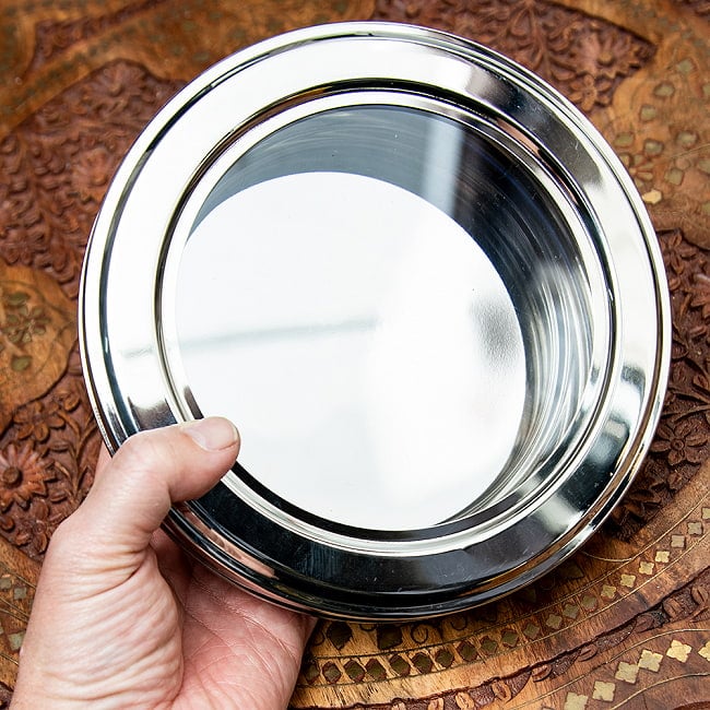 【6個セット】ミタイダバ インドのスイーツボックス 直径：18.5cm 6 - 手に取るとこれくらいのサイズ感です。