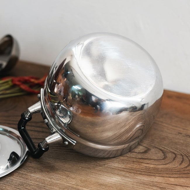 【6個セット】タイ屋台のアルミ両手鍋　タイの王室御用達　CCH (Chue Chin Hua)　クロコダイルブランド〔内径：約16cm 容量：約1600ml〕 13 - 裏側はこのようになっております