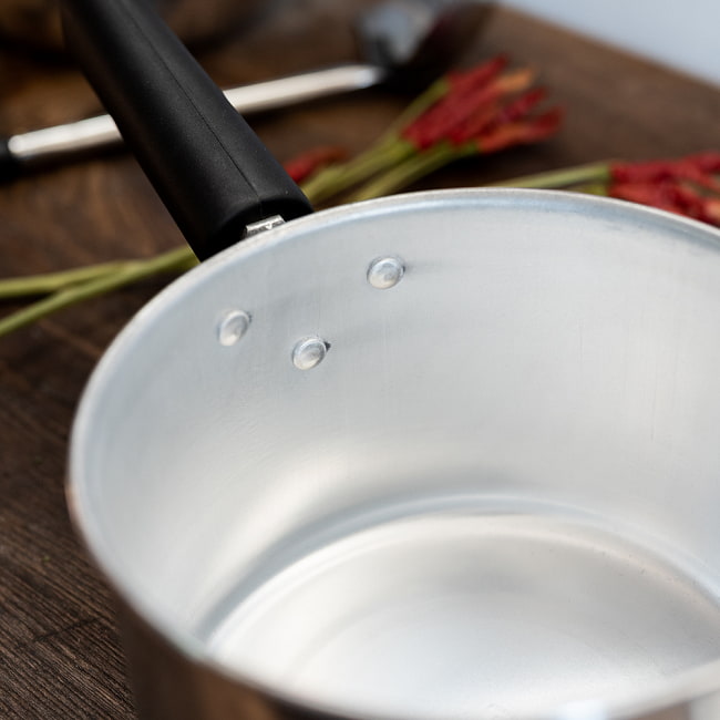 【6個セット】タイ屋台のアルミ片手鍋　タイの王室御用達　CCH (Chue Chin Hua)　クロコダイルブランド〔内径：約16cm 容量：約1800ml〕 10 - 拡大写真です