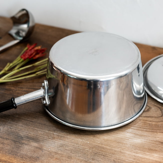 【6個セット】タイ屋台のアルミ片手鍋　タイの王室御用達　CCH (Chue Chin Hua)　クロコダイルブランド〔内径：約20cm 容量：約2500ml〕 11 - 裏側はこのようになっております