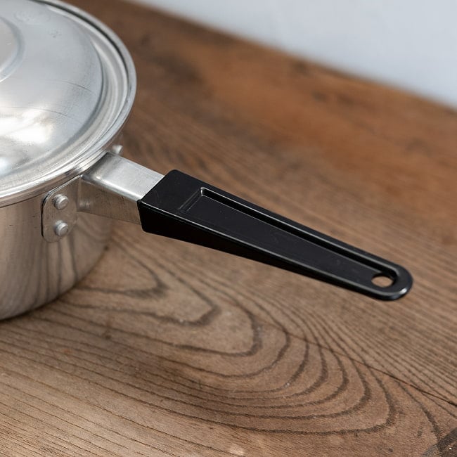 【6個セット】タイ屋台のアルミ片手鍋 アンブレラブランド〔内径:約16cm 容量:約1500ml〕 5 - 持ちての部分の写真です