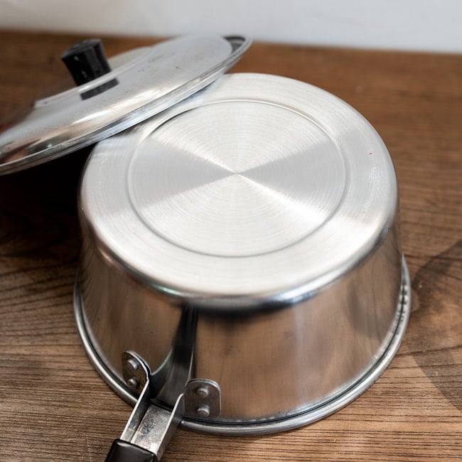 【6個セット】タイ屋台のアルミ片手鍋 アンブレラブランド〔内径:約20cm 容量:約2500ml〕 10 - 裏側はこのようになっております