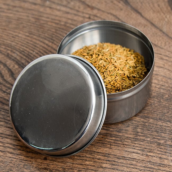 【6個セット】ステンレスのマサラケース・小物入れ 直径5.5cm 高さ3.5cm 2 - スパイスや小物入れに使えるミニケースです。