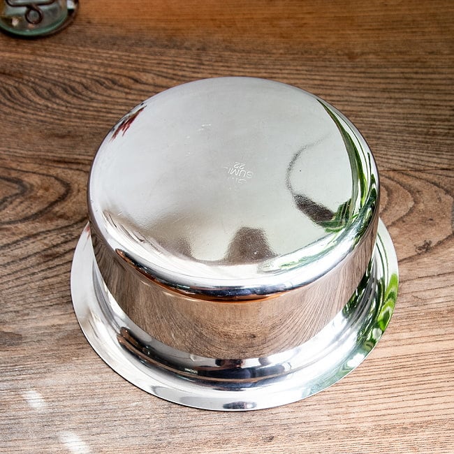 【6個セット】取っ手のないインドの鍋　バゴーナー　パティラ 容量：1.3L程度 外径：約19cm ステンレス製 5 - 裏面の写真です